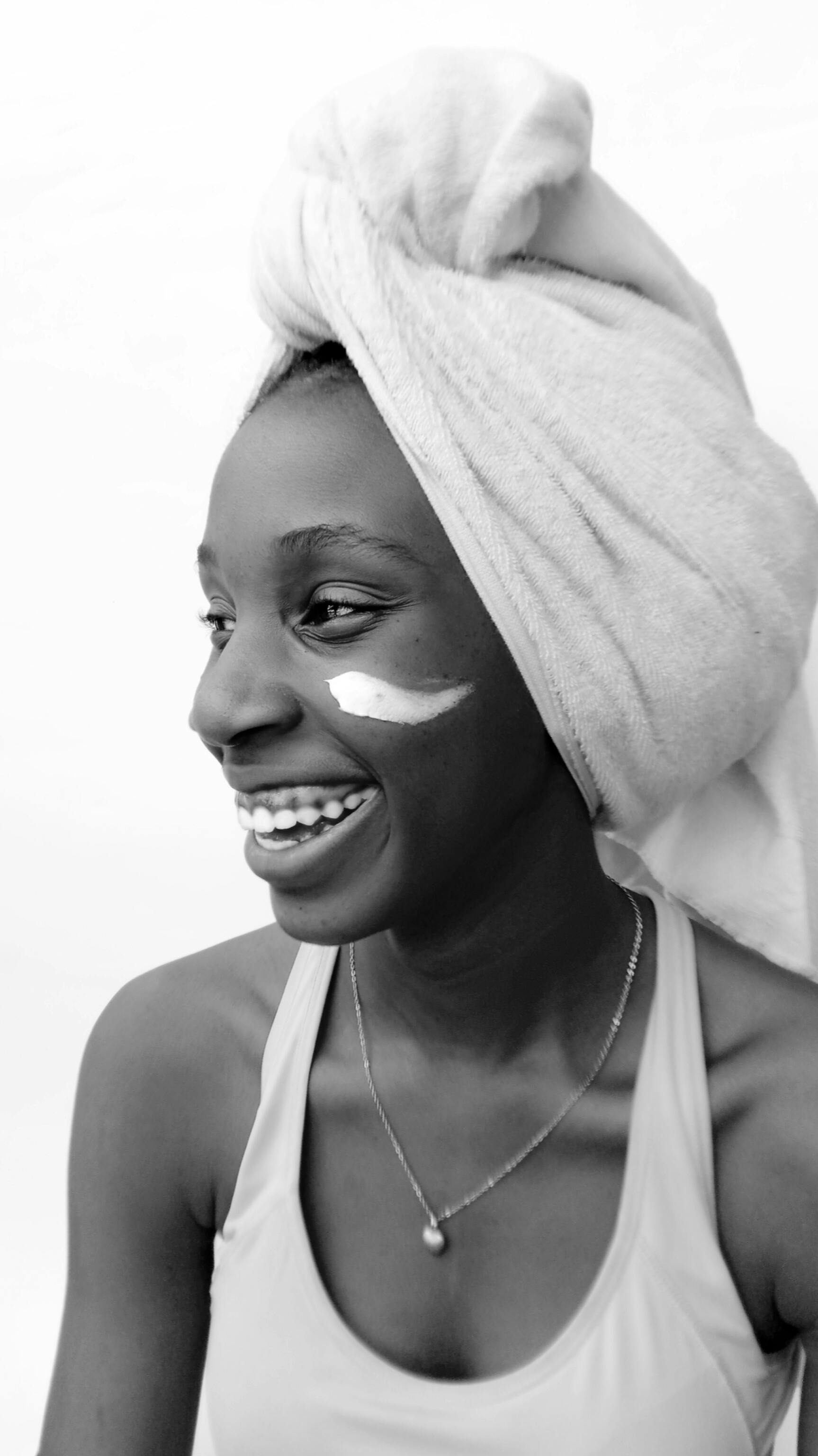 《看不见的证人》电影海报